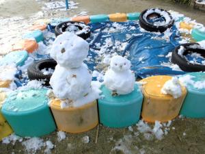 みんなでつくった雪だるまの画像