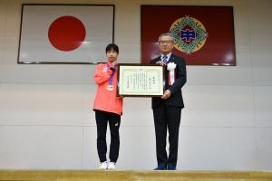 市民栄誉賞授与の様子