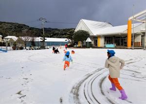 雪遊びの画像