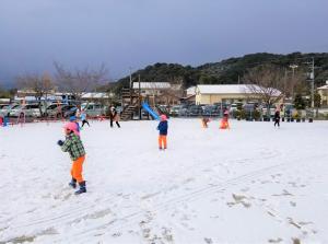 雪遊びの画像