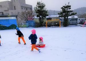 雪遊びの画像4